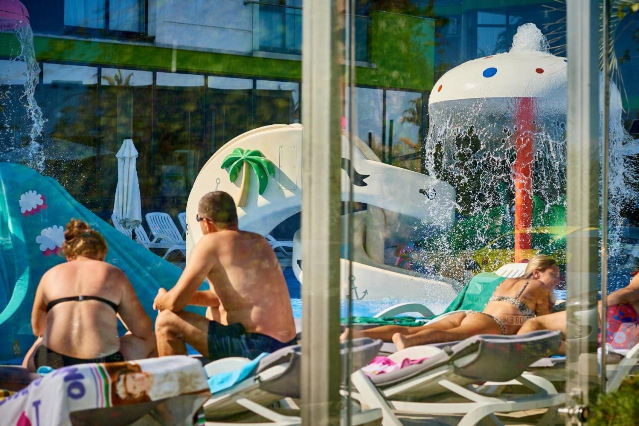 Sunrise Aparthotel Pool & Spa Mamaia Nord Năvodari Екстериор снимка