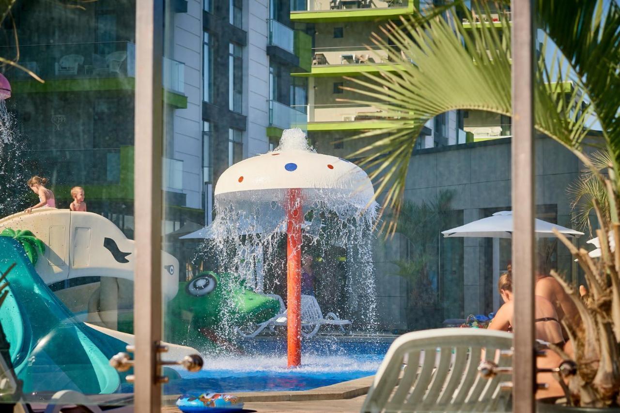 Sunrise Aparthotel Pool & Spa Mamaia Nord Năvodari Екстериор снимка