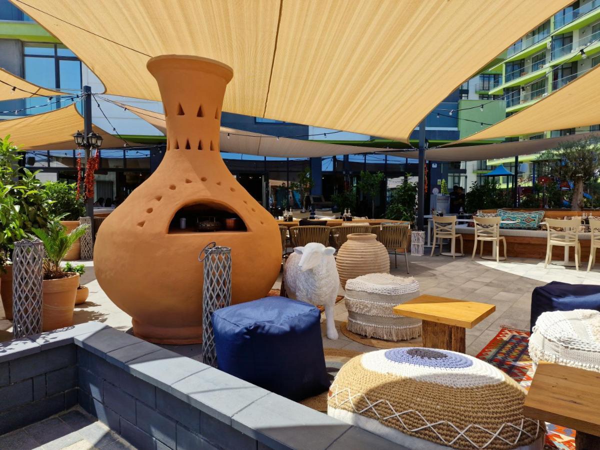 Sunrise Aparthotel Pool & Spa Mamaia Nord Năvodari Екстериор снимка